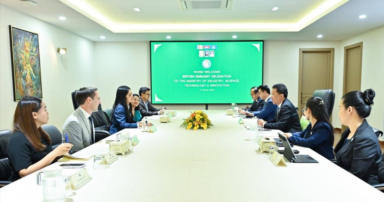 «ឯកអគ្គរាជទូតមួយថ្ងៃ» ពិភាក្សាអំពីអនាគតវិទ្យាសាស្ត្រ បច្ចេកវិទ្យា និងនវានុវត្តន៍របស់កម្ពុជា ជាមួយឯកឧត្តមរដ្ឋមន្ត្រី ហែម វណ្ណឌី
